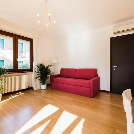 Meridiana Apartment Torri Del Benaco